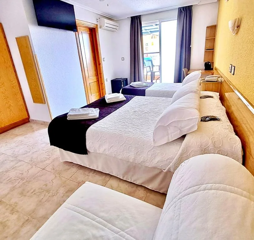 Habitación Triple Superior — Hotel Alaska