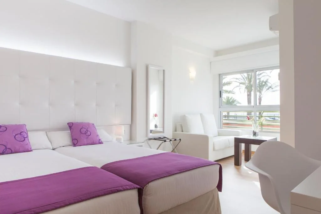 Camera Familiare (2 adulti e 2 bambini) — Hotel Albahia Alicante