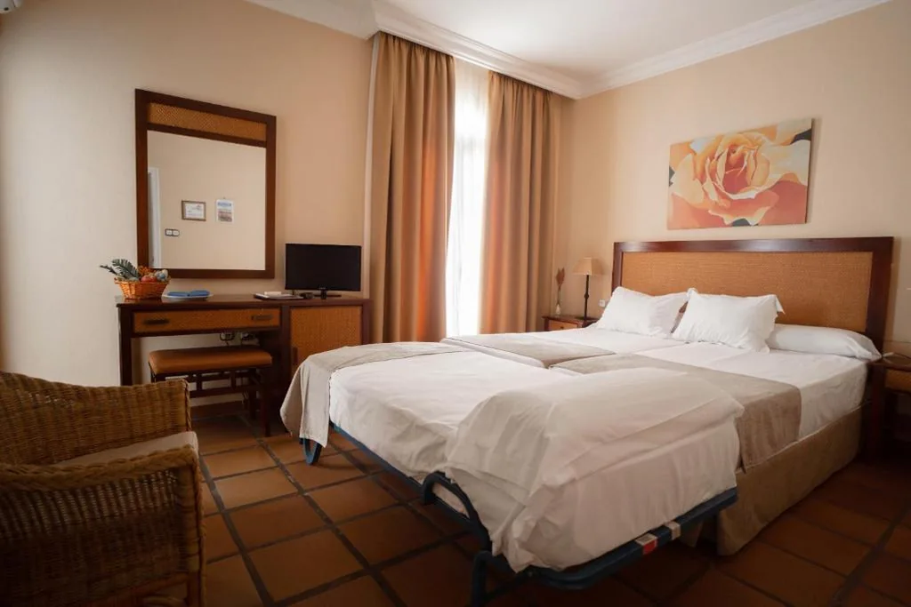 Quarto Duplo com cama extra - 2 camas — Hotel Albaida Nature