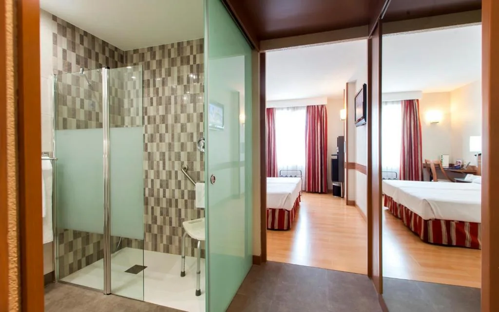 Chambre double adaptée aux personnes à mobilité réduite - 1 ou 2 lits — Hotel Albret