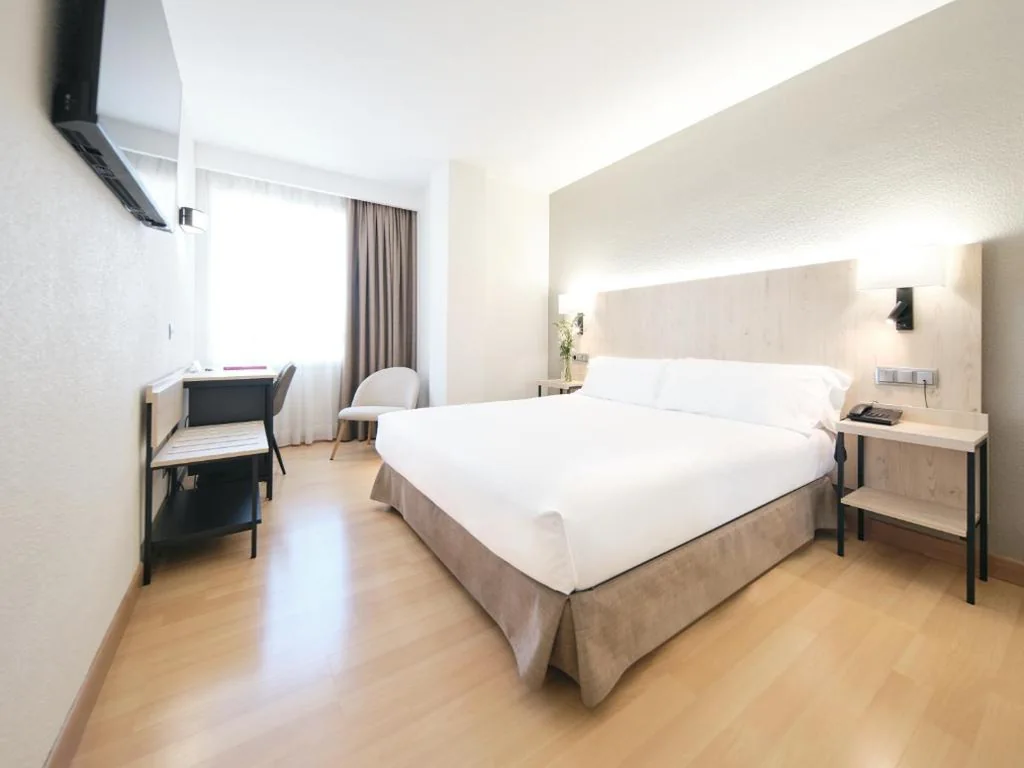Chambre double avec 1 lit double — Hotel Albret