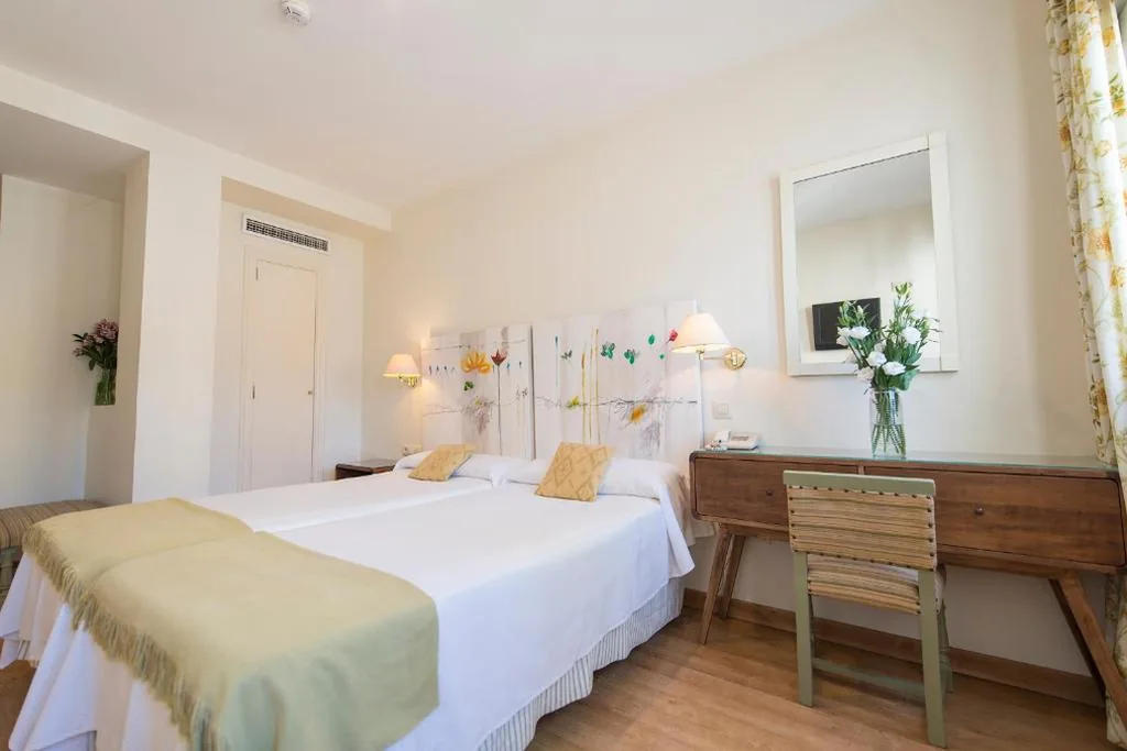 Double Room - 1 or 2 Beds — Hotel Alcántara