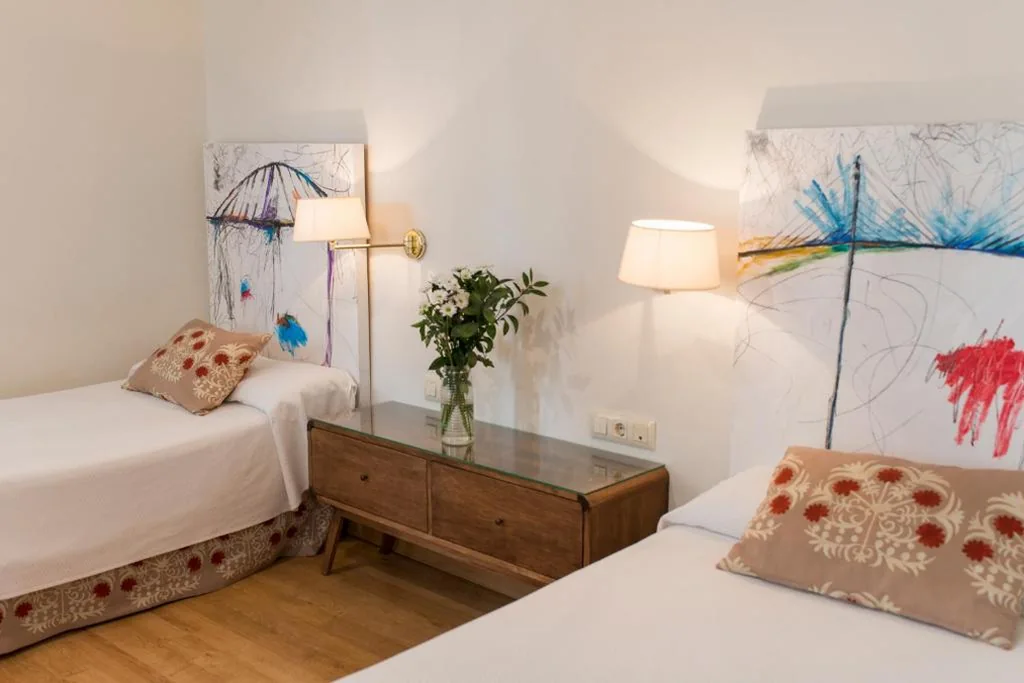 Double Room with Extra Bed - 1 or 2 Beds — Hotel Alcántara