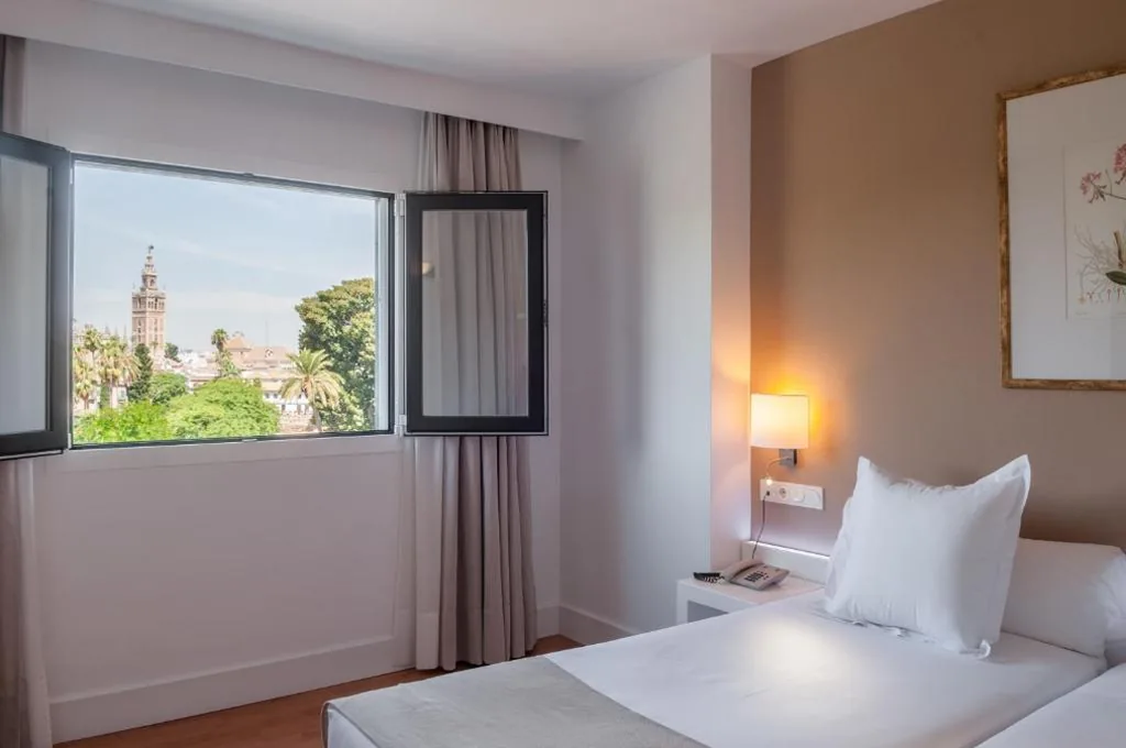 Habitación Confort con vistas - 1 o 2 camas — Hotel Alcázar