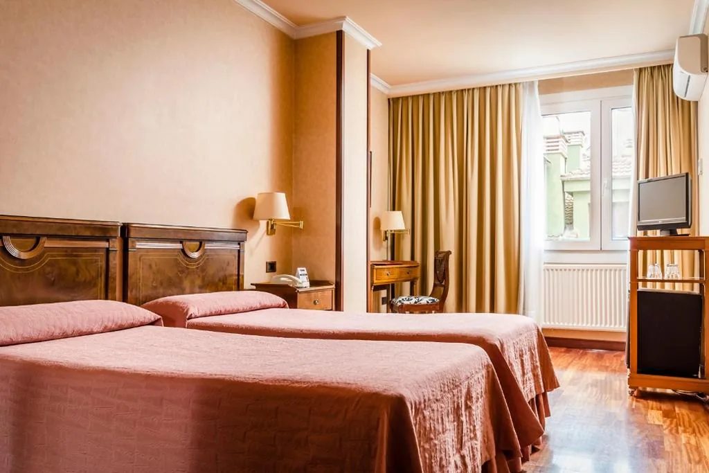 Twin Room with Extra Bed — Hotel Alcomar
