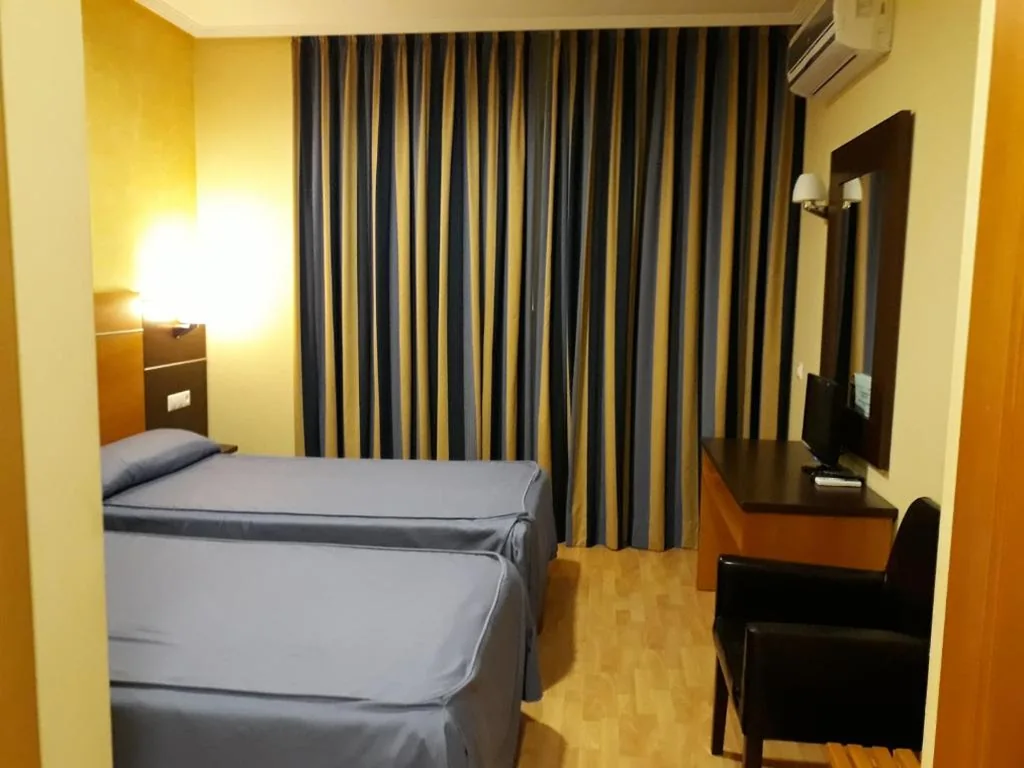 Quarto Duplo Económico - 1 ou 2 camas — Hotel Alfageme