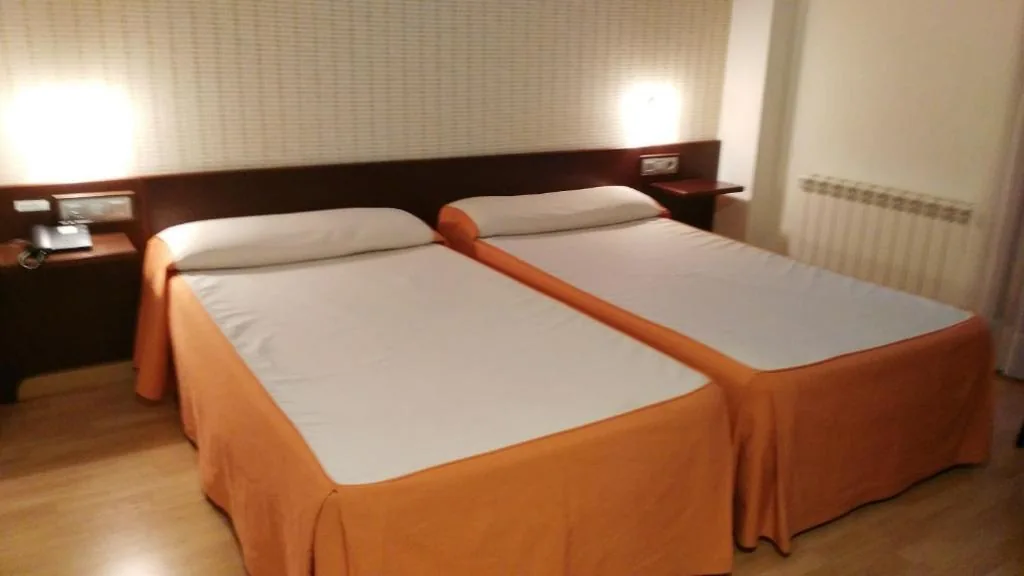 Quarto Duplo Standard - 2 camas — Hotel Alfageme