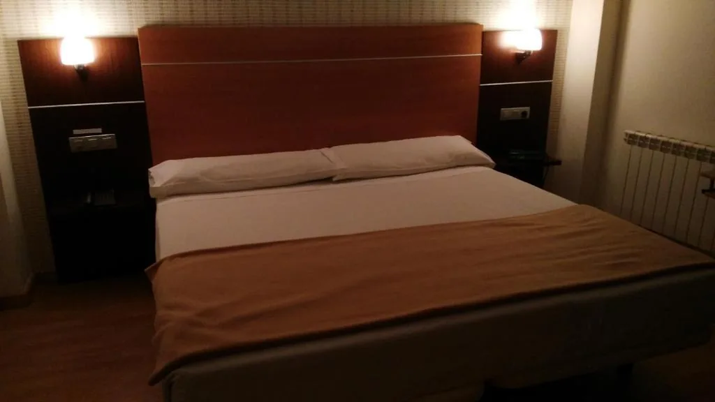 Quarto Superior com cama extragrande — Hotel Alfageme