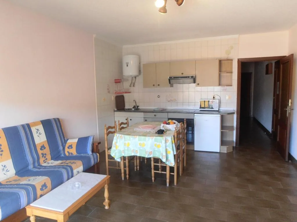 Appartamento con 1 camera da letto (2 adulti + 2 bambini) — Hotel Alfar