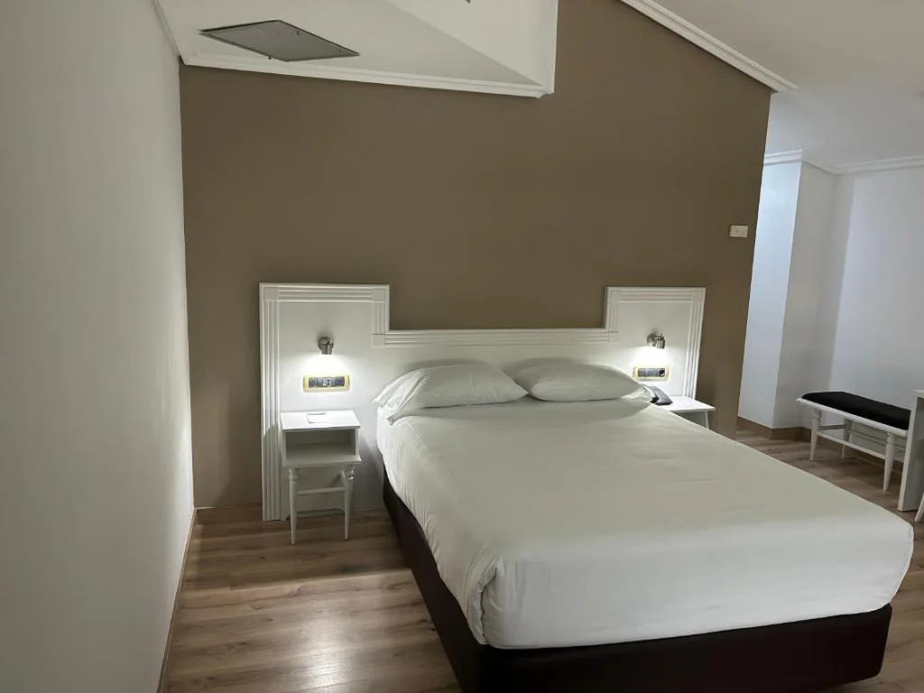 Habitación Familiar (3 adultos) — Hotel Alfonso I