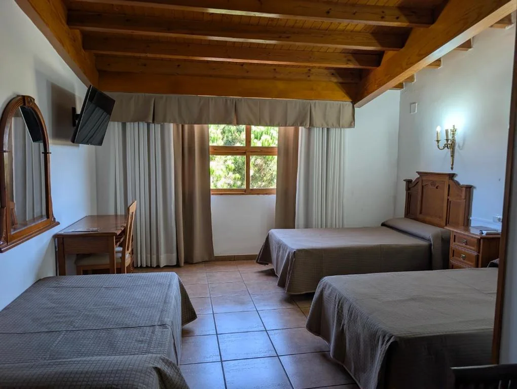 Habitación Triple — Hotel Alfonso VIII