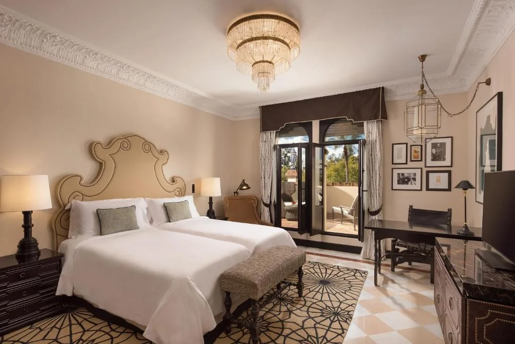 Grand-Deluxe-Doppelzimmer mit Terrasse und 2 Betten — Hotel Alfonso XIII, a Luxury Collection Hotel, Seville