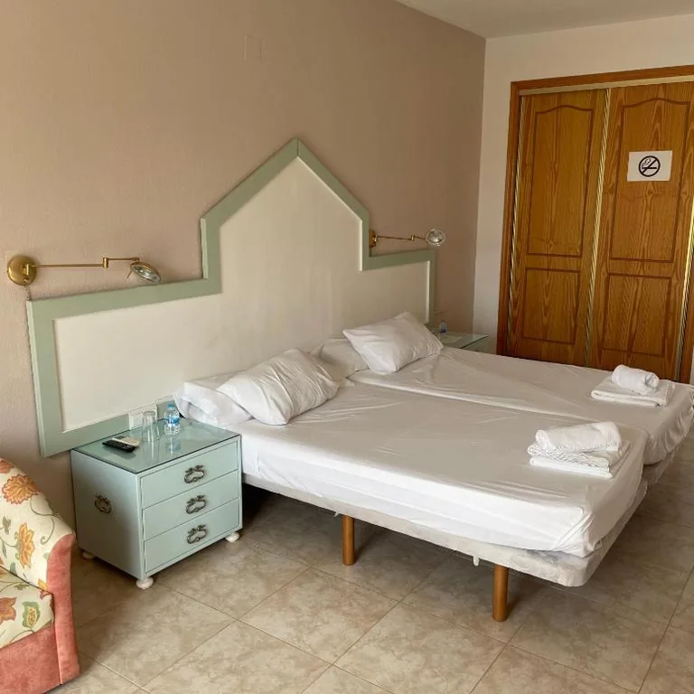 Familienzimmer — Hotel Algorfa