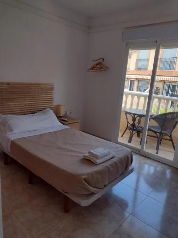 Einzelzimmer mit Balkon — Hotel Algorfa