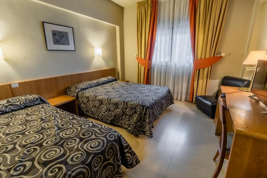 Quarto Triplo — Hotel Alhama