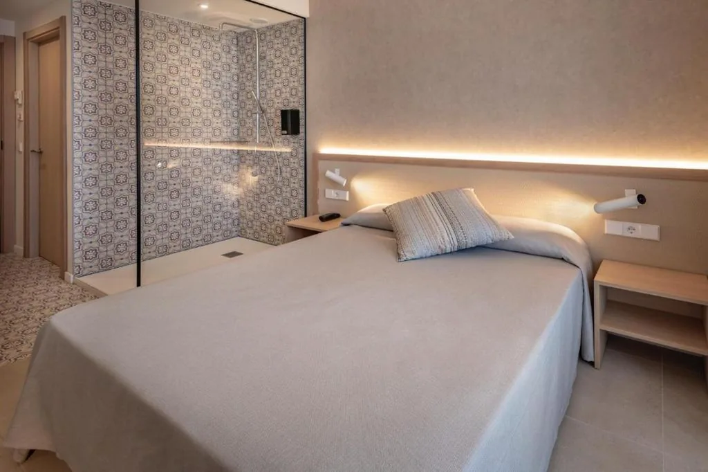 Doppelzimmer – 1 oder 2 Betten — Hotel Alhambra