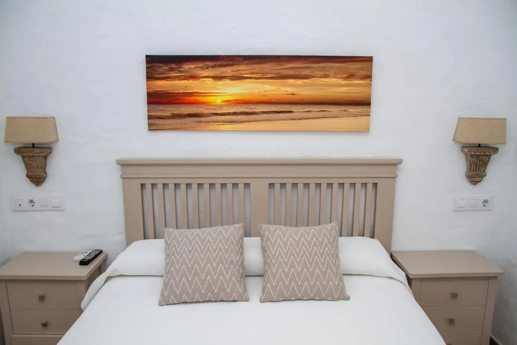 Habitación Deluxe (2 adultos + 1 niño) — Hotel Almadraba