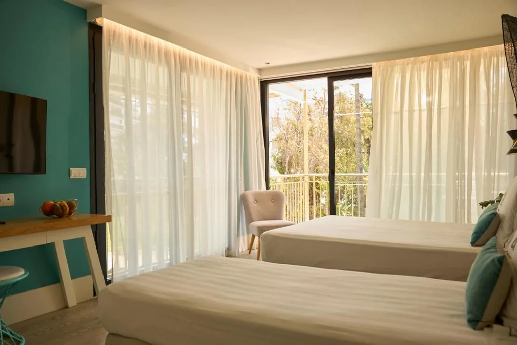 Quarto Triplo Superior com Vista Panorâmica para o Mar — Hotel Almirante Alicante
