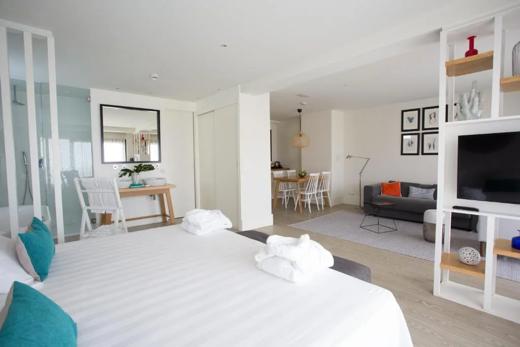 Suite com Banheira de Hidromassagem - Cama Extragrande — Hotel Almirante Alicante