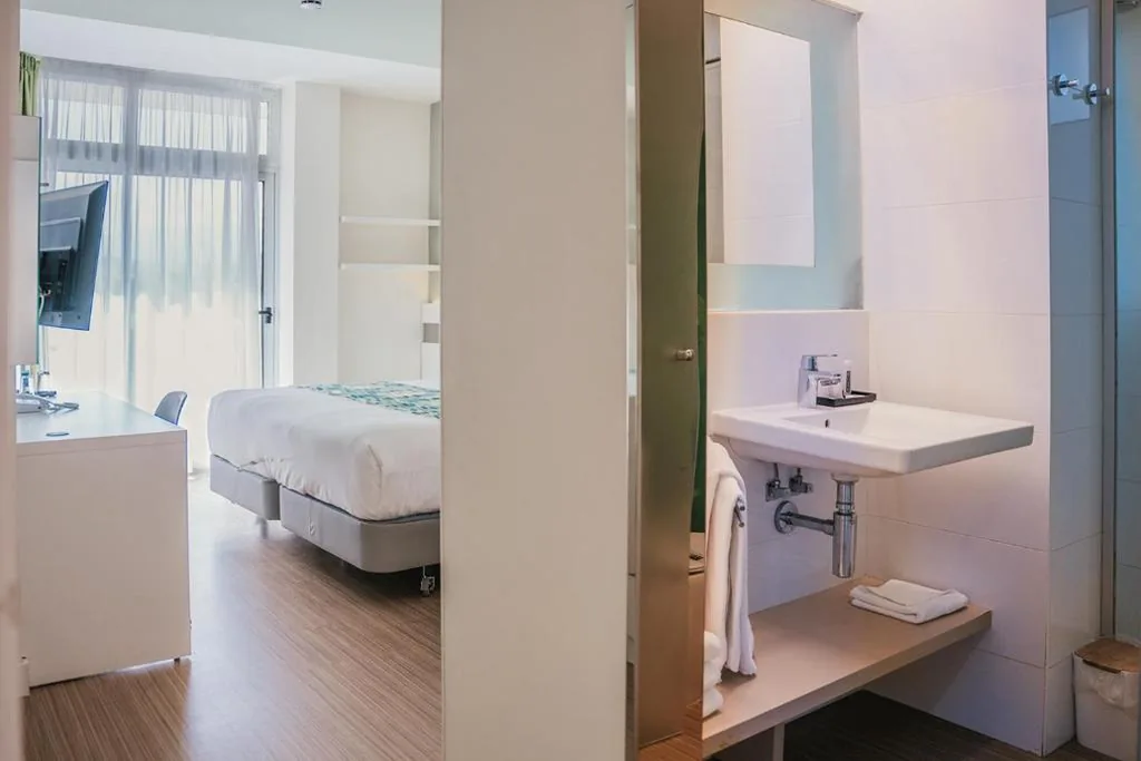 Camera tripla con balcone — Hotel Aloe Canteras