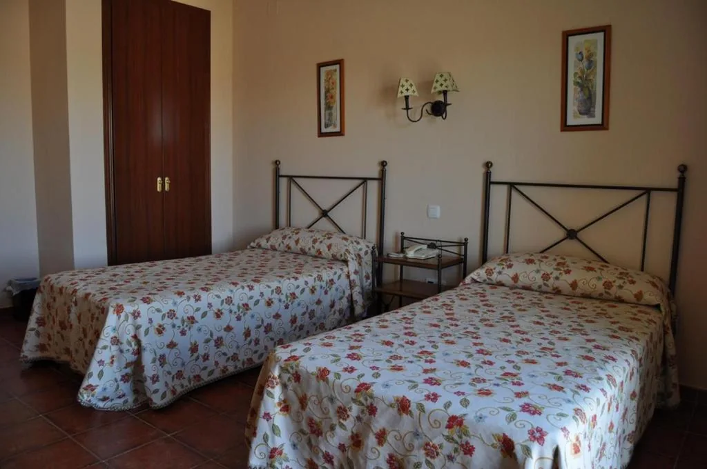 Quarto Duplo - 2 camas — Hotel Alonso de Monroy