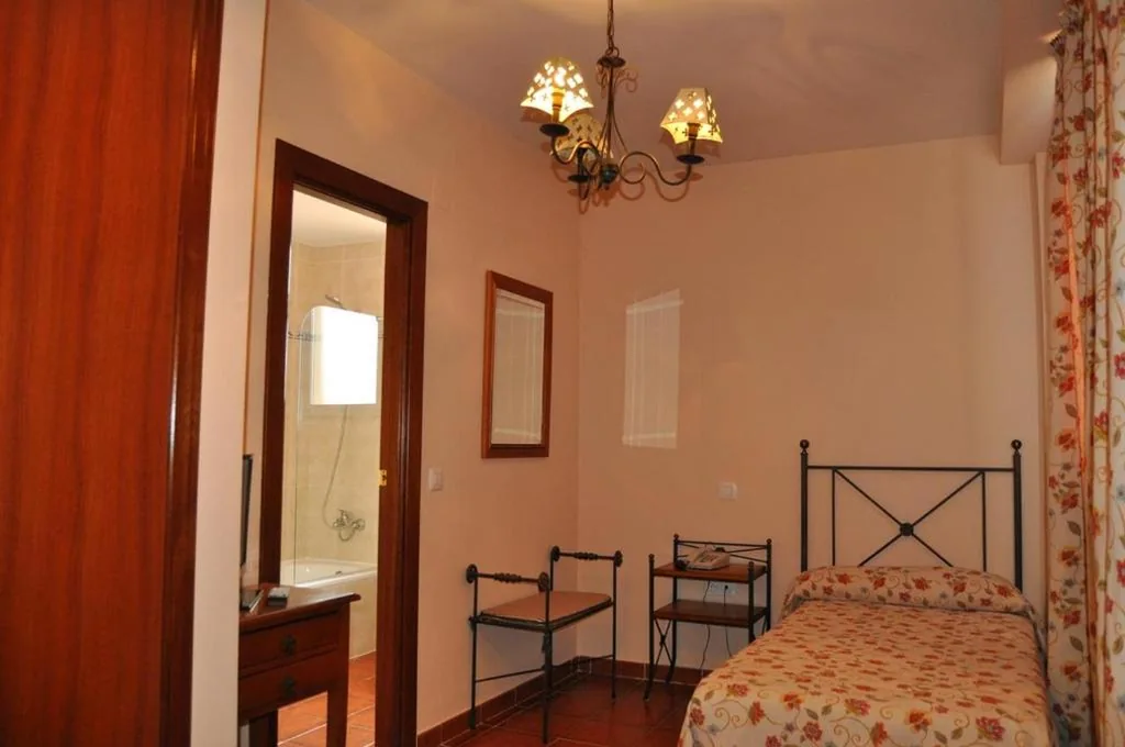 Quarto Individual — Hotel Alonso de Monroy