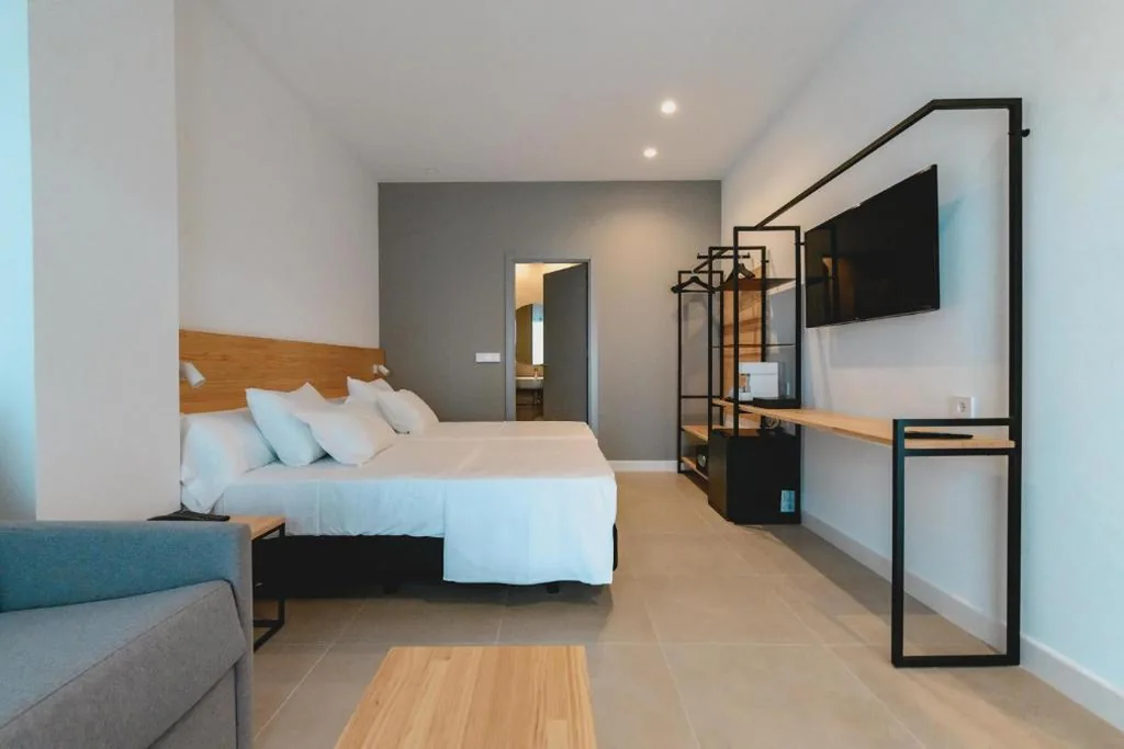 Habitación Doble con cama supletoria - 1 o 2 camas — HOTEL ALOVE