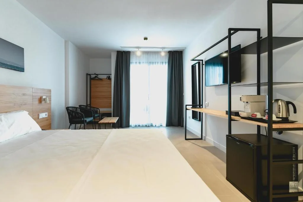 Habitación Doble con terraza - 1 o 2 camas — HOTEL ALOVE