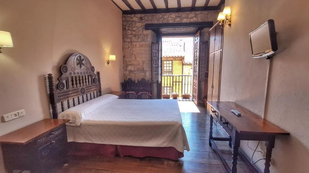 Double Room - 1 or 2 Beds — Hotel Altamira