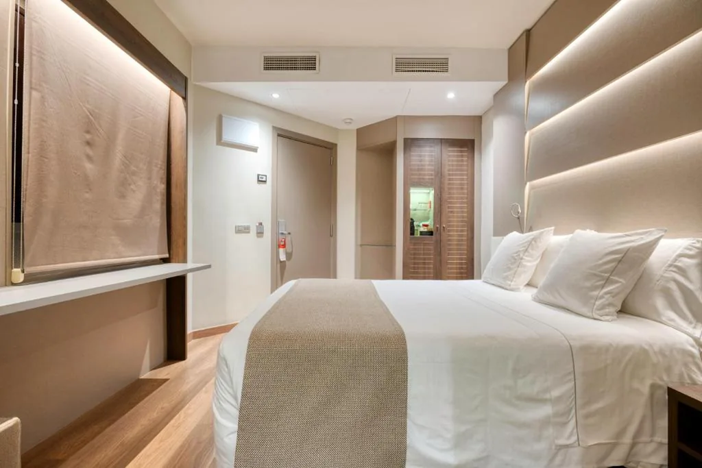 Quarto Duplo Básico — Hotel America Barcelona