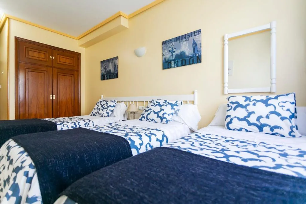 Triple Room — Hotel América Ferrol