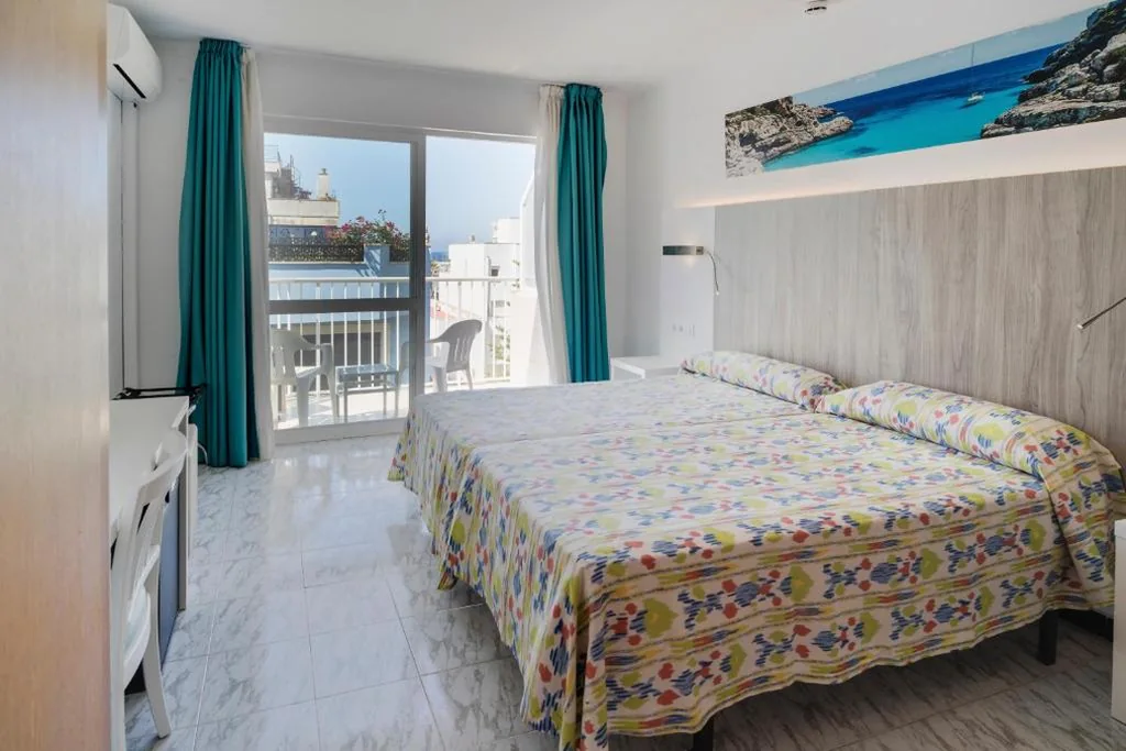 Habitación Doble con terraza — Hotel Amic Can Pastilla