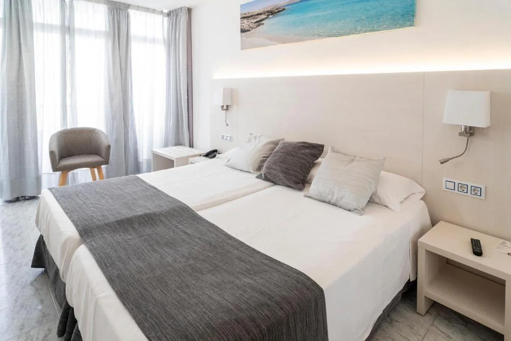 Habitación Doble - 2 camas — Hotel Amic Horizonte