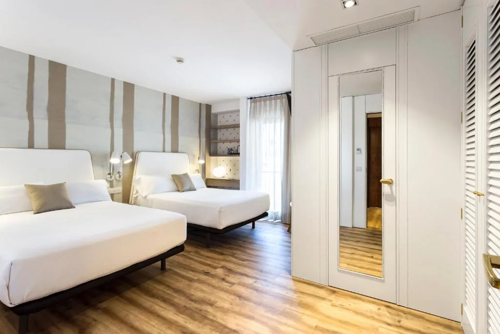 Camera quadrupla Comfort — Hotel Anabel