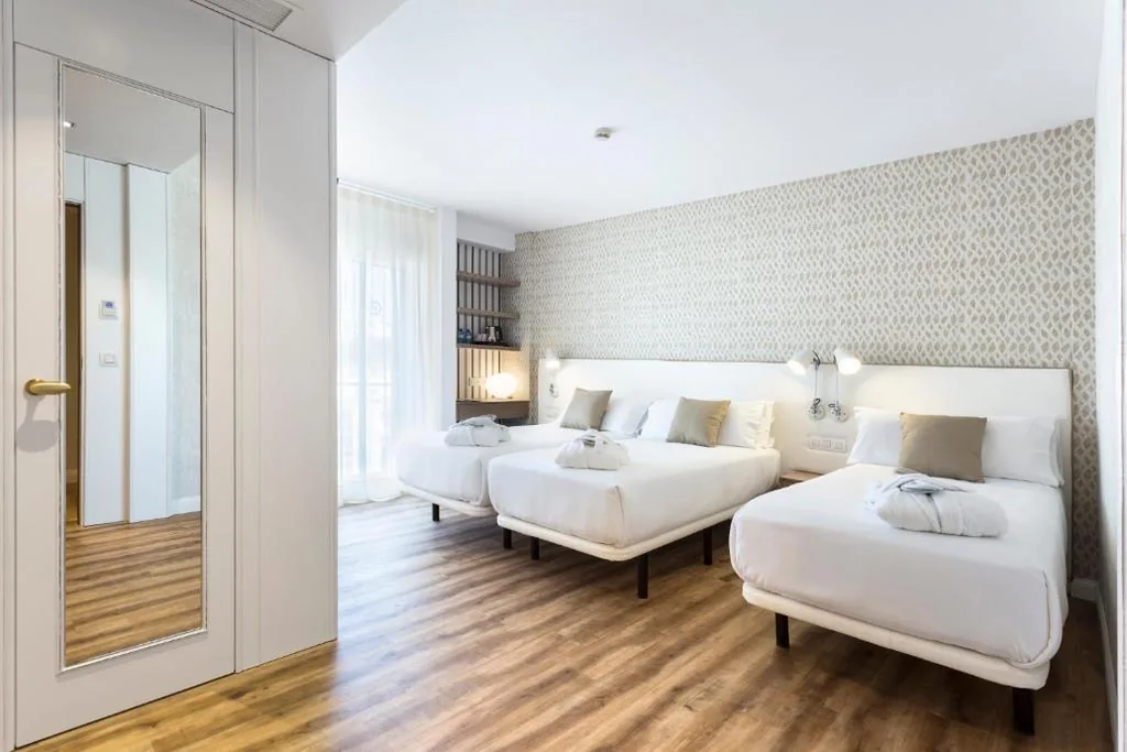 Camera tripla Comfort — Hotel Anabel