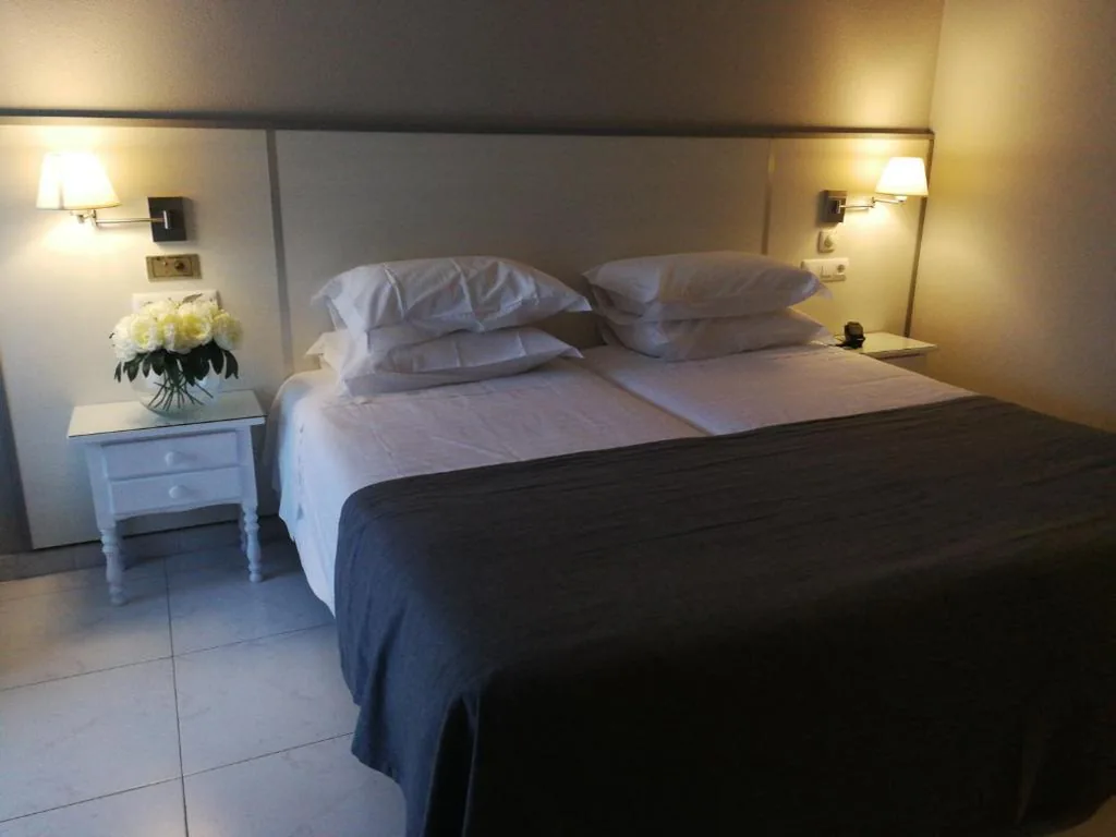 Camera Doppia Basic — Hotel Ancora SANXENXO