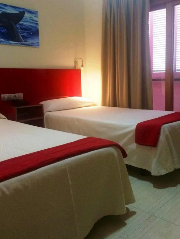 Doppelzimmer mit Balkon – 2 Betten — Hotel Andrea´s