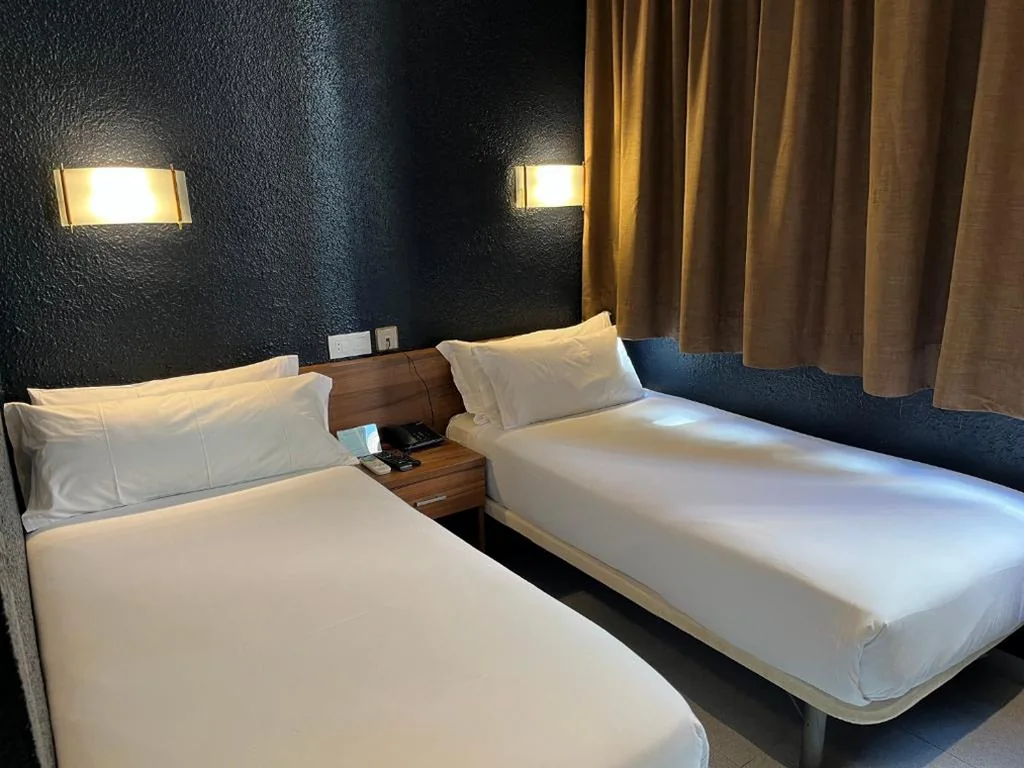 Habitación Doble - 2 camas — Hotel Aneto