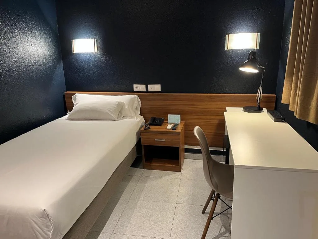 Habitación Individual — Hotel Aneto