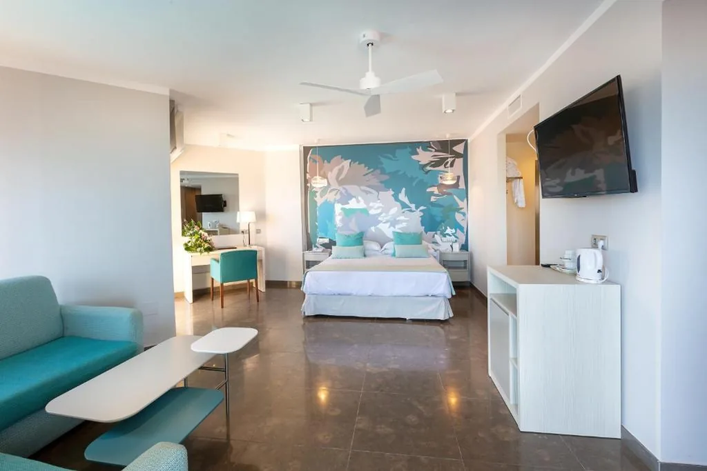 Junior Suite con vista frontale sul mare — Hotel Angela - Adults Recommended