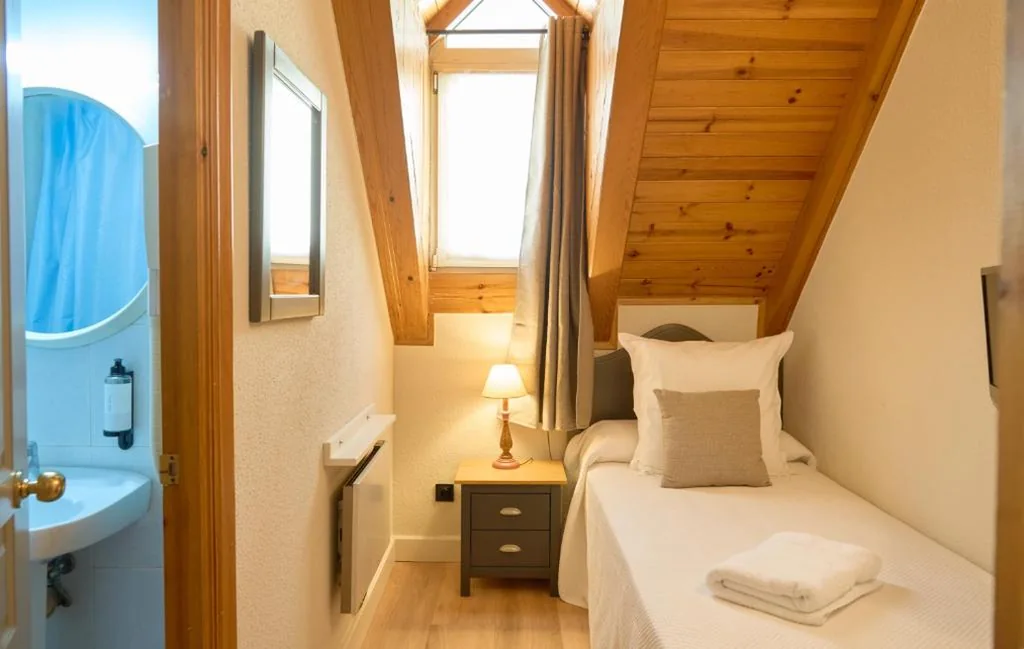 Habitación Individual — Hotel Anglada