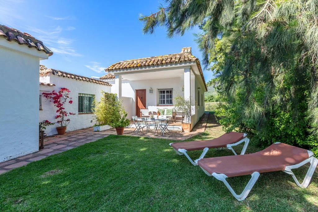 Casa cortijo con camino — Hotel-Apart CORTIJO LAS PIÑAS