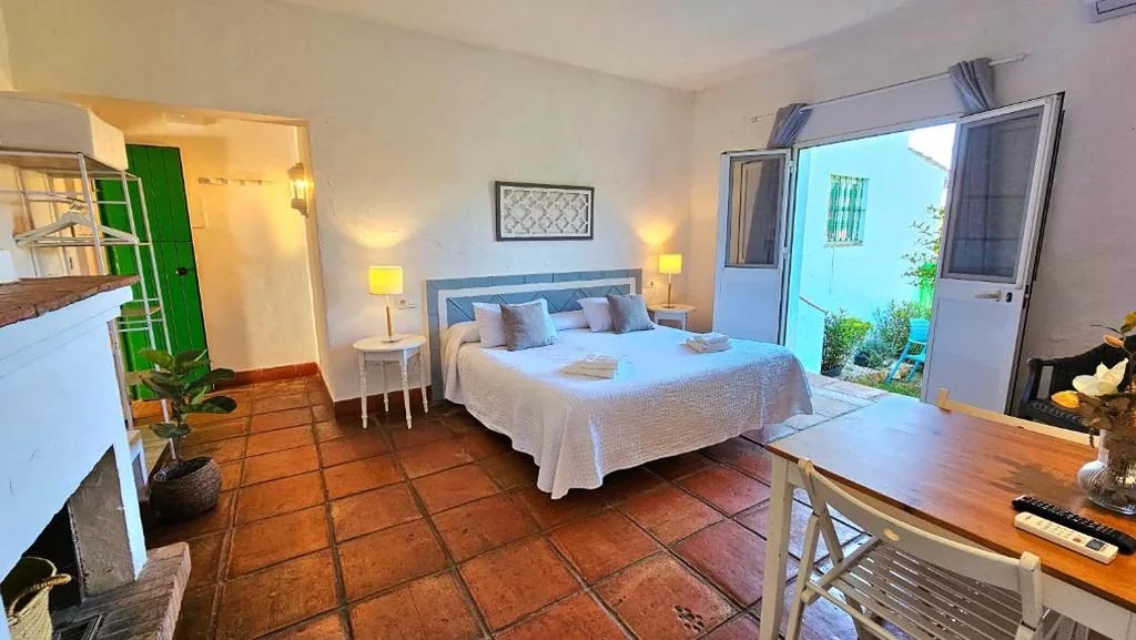 Monolocale con terrazza e vista sulla piscina — Hotel-Apart CORTIJO LAS PIÑAS