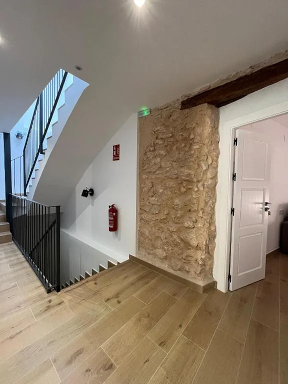 Monolocale con balcone — Hotel Apartamento Via Caprasia Habitaciones&Apartamentos