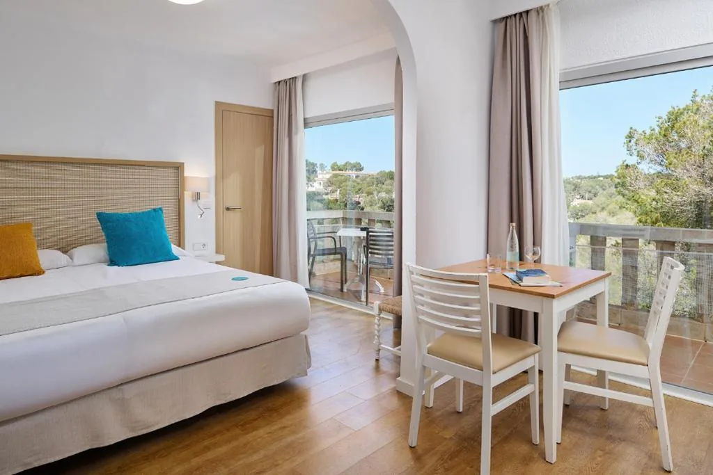 Studio avec balcon — Hotel Apartamentos Cala Santanyi