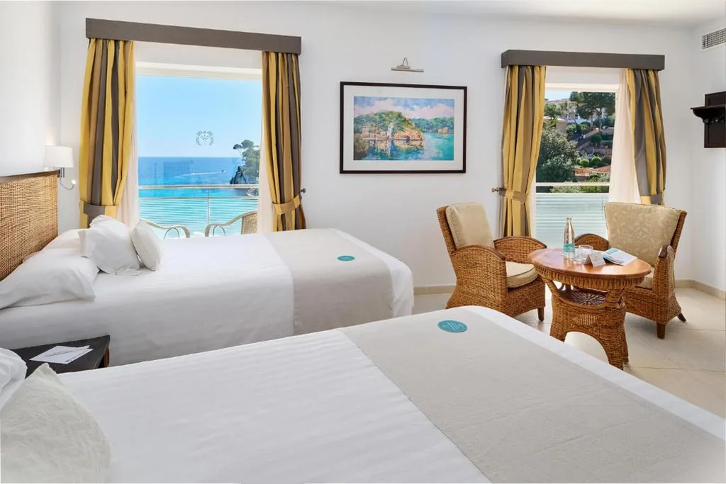 Suite — Hotel Apartamentos Cala Santanyi