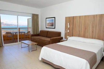 Hotel Apartamentos Pyr Fuengirola — 写真 2