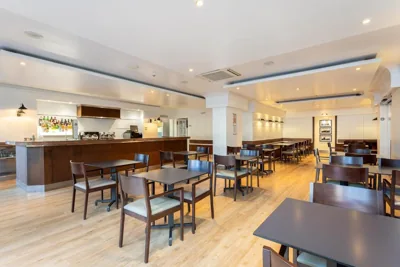 Hotel Apartamentos Pyr Fuengirola — 写真 7