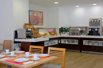 Hotel Apartamentos Pyr Fuengirola — 写真 8