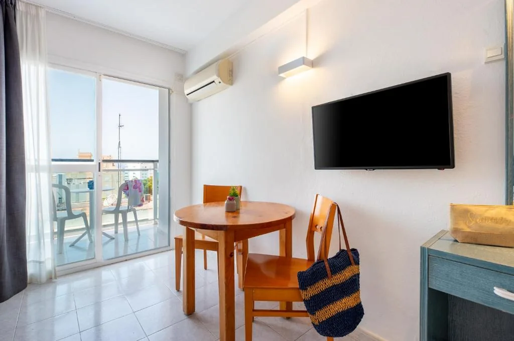 Estudio con balcón — Hotel Apartamentos Vibra Central City - Adults only